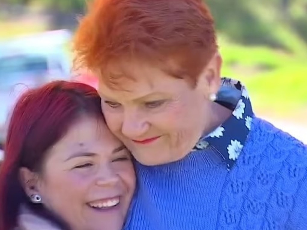 One Nation Senator Pauline Hanson hugs mum Kahlia Byrnes. Picture: 7News