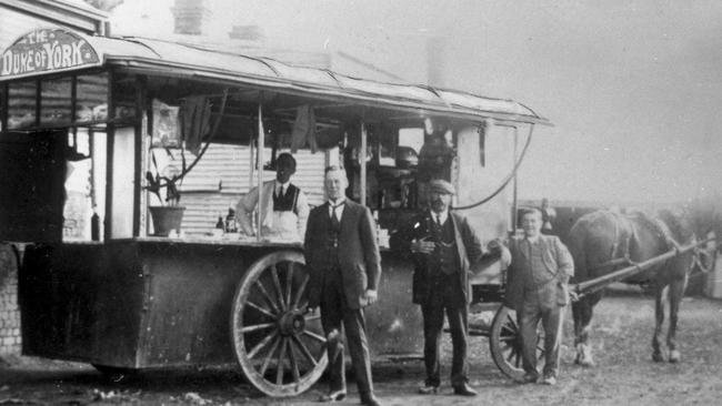 Adelaide’s first pie cart — James Gibb’s pie cart in 1907.