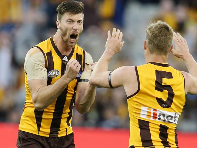 Hawthorn vs Collingwood at the MCG.  Jack Fitzpatrick bursts out of the centre of the MCG and goals putting the scores level in the last minute  . Pic: Michael Klein