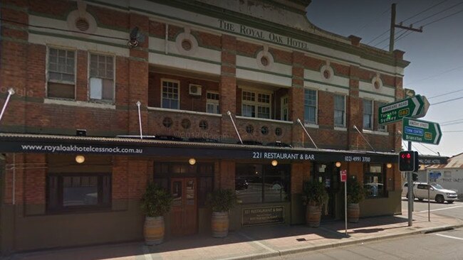 The Royal Oak has closed, announced on its Facebook page. Google street view.