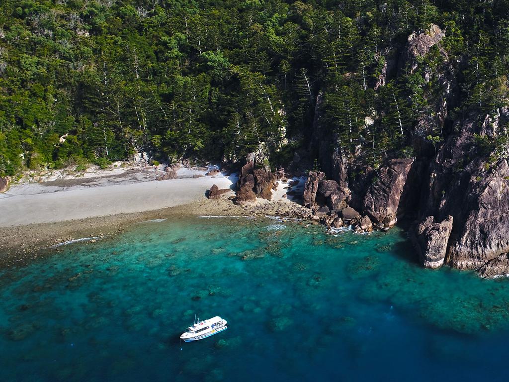 Great Barrier Reef aerial photos | escape.com.au