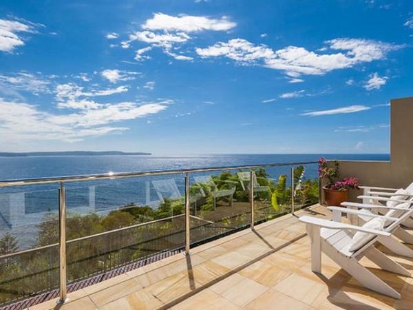 The View, a rental property in Palm Beach, Sydney with luxurious views. Photo courtesy of Luxico