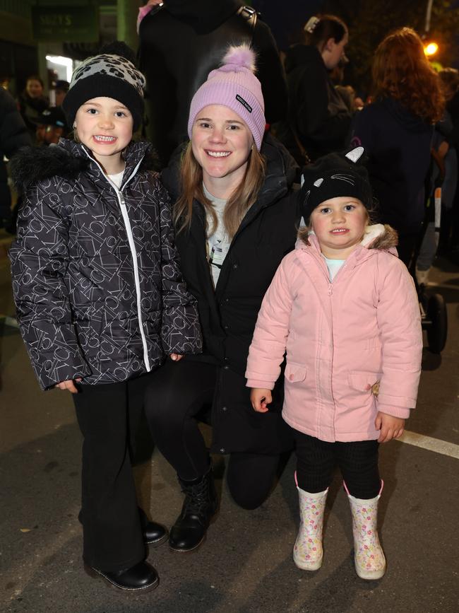 MELBOURNE, AUSTRALIA - JULY 26 2024 Henlee, Nicole and Imogen Attend the Gippsland SnowFest held in Warragul. Picture: Brendan Beckett