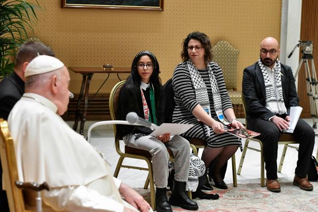 Pope Francis called for dialogue to end the conflict in the Mideast to avoid a 'mountain of dead on each side'