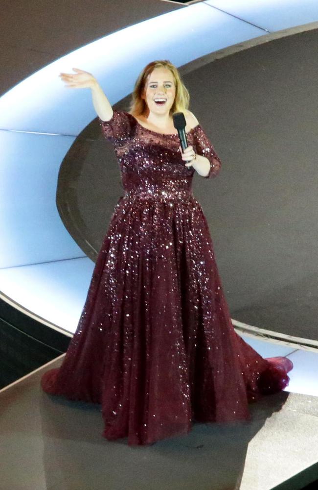 Adele’s luxurious gown caused her a few problems at the Gabba last night.
