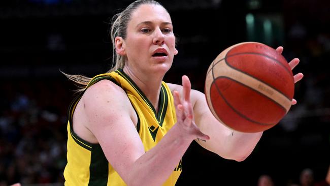 Australia's Lauren Jackson dominated hours after announcing her retirement.