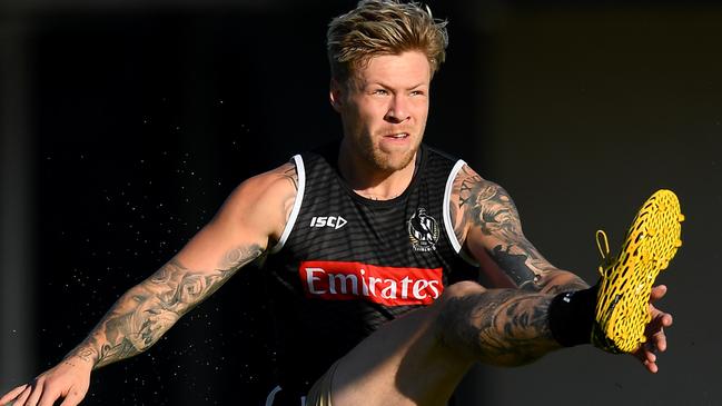 MELBOURNE, AUSTRALIA – MAY 18: Jordan De Goey of the Magpies kicks during a Collingwood Magpies AFL training session at the Holden Centre on May 18, 2020 in Melbourne, Australia. (Photo by Quinn Rooney/Getty Images)