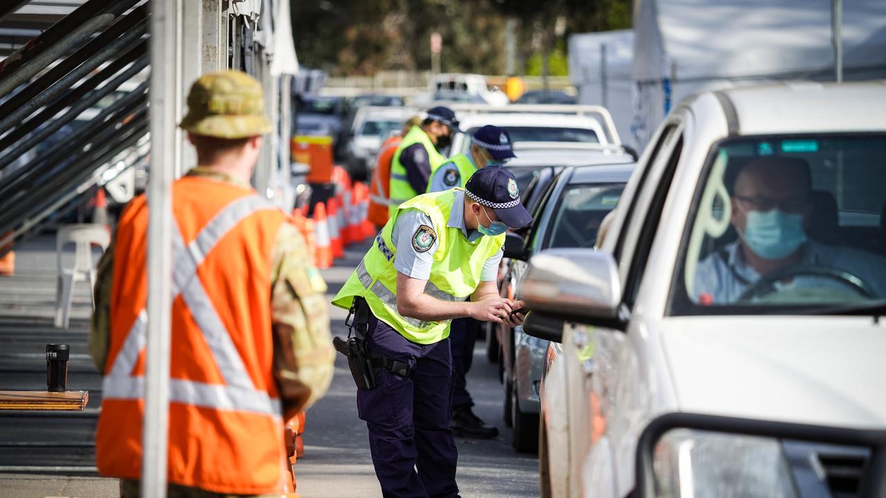 The border may open soon to regional Victorians but is likely to remain closed to Melburnians. Picture: NCA NewsWire / Simon Dallinger.