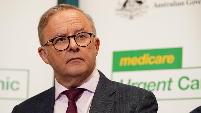 MELBOURNE AUSTRALIA - NewsWire Photos JANUARY 18, 2024: Prime Minister, Anthony Albanese Frankston gives a press conference at the Urgent Care Clinic in Frankston.Picture: NCA NewsWire / Luis Enrique Ascui