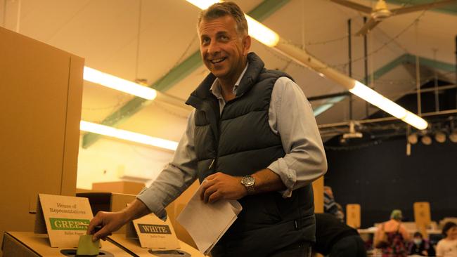 Andrew Constance casting his ballot at Sanctuary Point Public School on Election Day. Picture: Nathan Schmidt