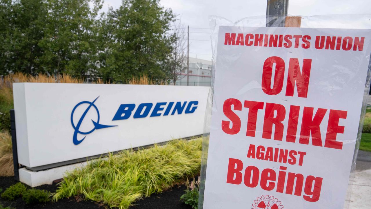 Boeing to cut 10pc of workforce amid large losses