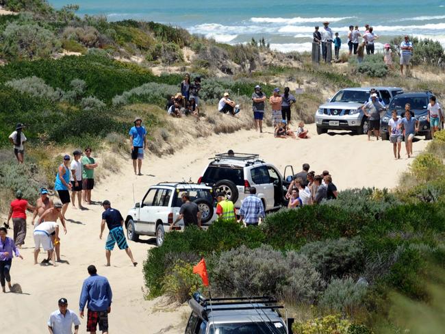 Hoon 4WDs could force Goolwa Beach car ban