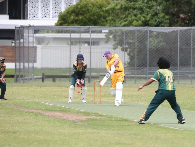 Palm Beach Currumbin (batting) vs. Helensvale in Community Div 1 Wayne Singleton. 25 November 2023 Palm Beach Picture by Richard Gosling
