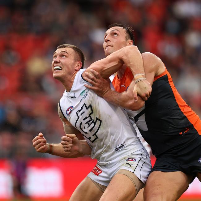 Brayden Preuss takes on Carlton star Patrick Cripps in the ruck in 2022. Photo by Phil Hillyard)