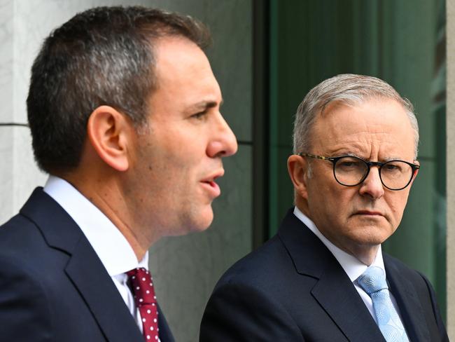 Labor’s PM-in-waiting lands a blow while Albo struggles