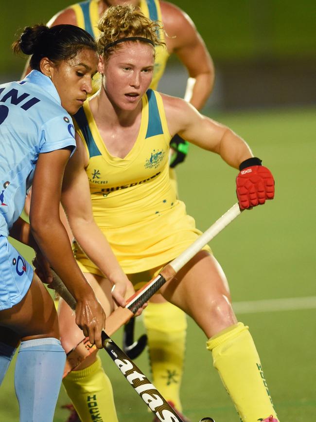 Georgia Nanscawen in action for the Hockeyroos.