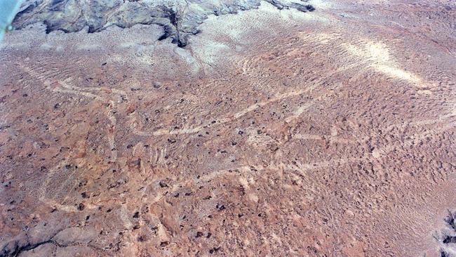 An aerial view of the Marree Man in SA’s mid-north in 2001.