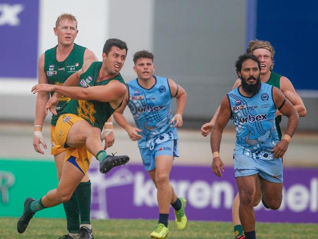 Nathaniel Parades for St Mary’s against Darwin Buffaloes. Picture: Glenn Campbell