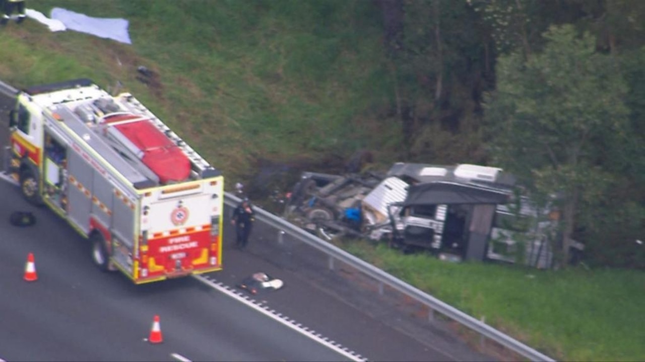 Bruce Highway Nirimba Caravan Crash scene Photo: 7 News