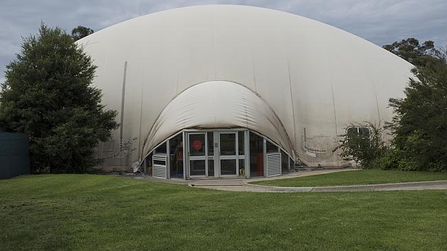 Kilsyth pool (dome )