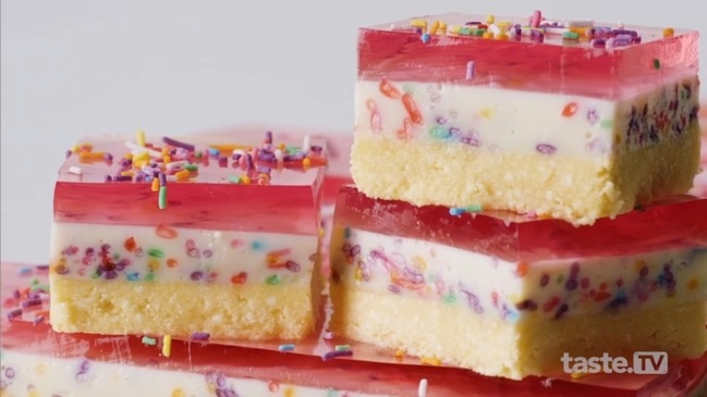 Fairy bread jelly slice