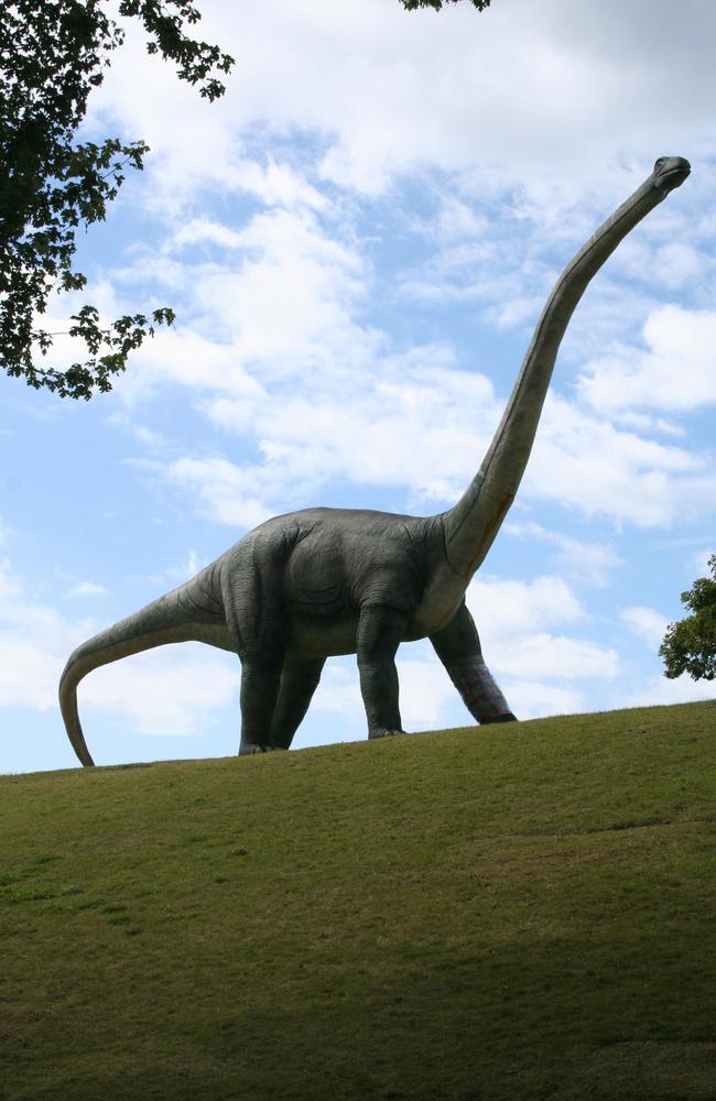 Unlike the Brontosaurus, the Sefapanosaurus walked on only two legs.