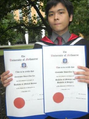 Dr Christopher Kwan Chen Lee graduated from Melbourne University in 2012.