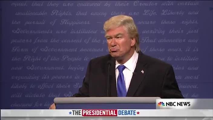 Alec Baldwin plays Trump