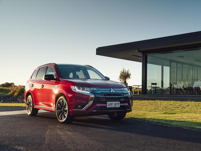 Test between hybrid and petrol SUVs delivers surprising result