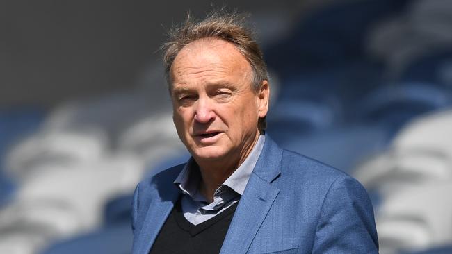 Brian Cook is seen at training at GMHBA Stadium in Geelong, Tuesday, Setptember 17, 2019. (AAP Image/Julian Smith) NO ARCHIVING