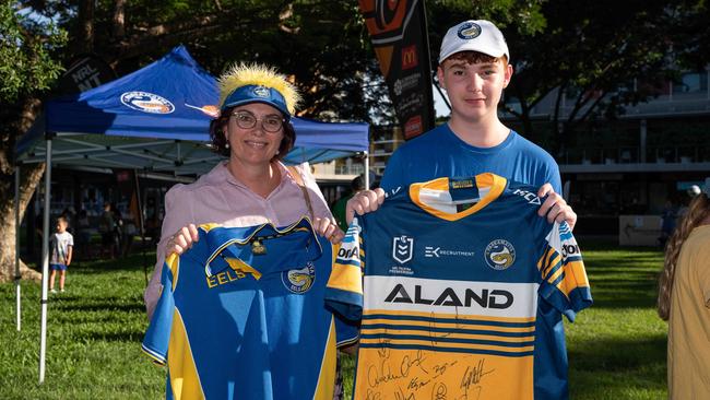 Hayley and Quinn Palazzi got their Parramatta Eels jerseys signed on the Darwin Waterfront. Picture: Pema Tamang Pakhrin