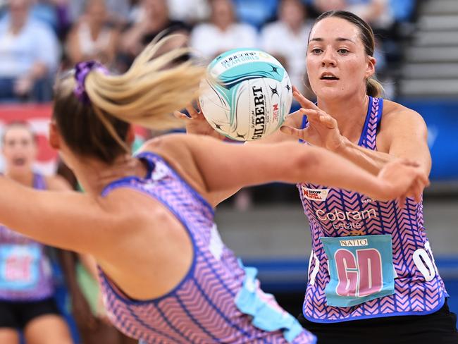 Lauren Moore in action for the Mavericks at the Team Girls Cup, before her devastating injury blow. Picture: Jenny Evans/Getty Images for Netball Australia