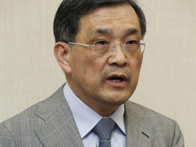 Samsung Electronics vice chairman Kwon Oh-hyun apologised and promised compensation to chip factory workers who suffered cancers linked to chemical exposure.