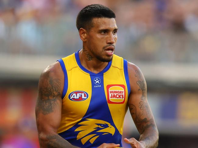 PERTH, AUSTRALIA – MARCH 24: Tim Kelly of the Eagles looks for options as he makes his way down the ground during the round two AFL match between West Coast Eagles and Greater Western Sydney Giants at Optus Stadium, on March 24, 2024, in Perth, Australia. (Photo by James Worsfold/AFL Photos/via Getty Images )