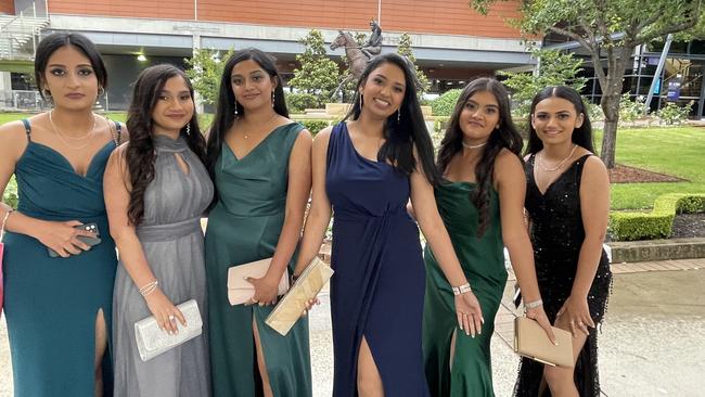 Anmol Kaur, Mahi Shukla, Liya Sam, Ann Jaison, Yashvi Patel and Meshwa Shah.