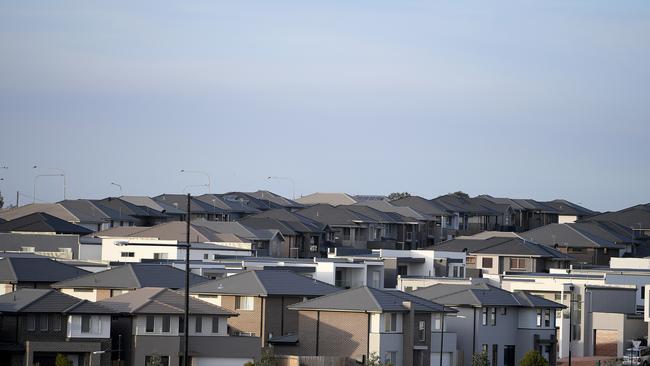 Australians appear in the dark about the interest rate turmoil that lies ahead. Picture: Dan Himbrechts/AAP Image