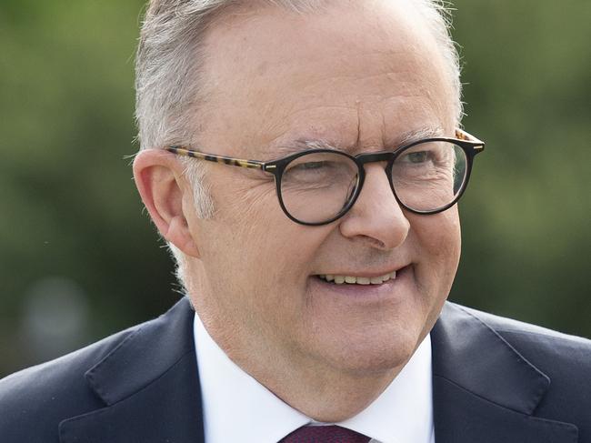 MELBOURNE AUSTRALIA - Newswire Photos JANUARY 11TH 2023 : The Prime Minister, Anthony Albanese, arrives at the Frankston Bowls Club in Frankston, to deliver a press conference. Picture: NCA NewsWire / Nicki Connolly