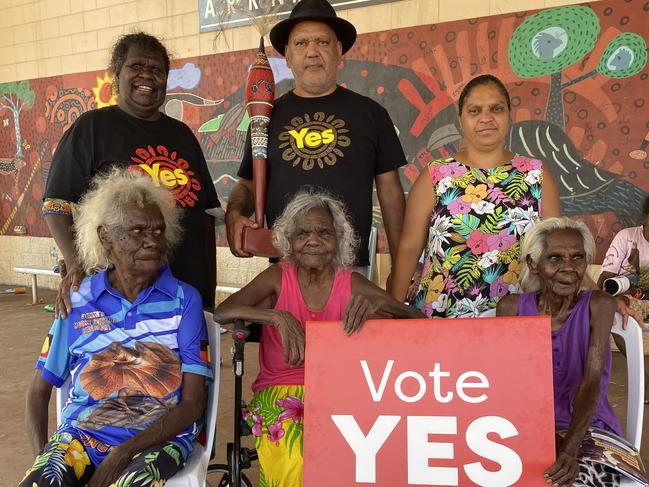 Pearson meeting with senior women and local residents from Arukun in Far North Queensland.