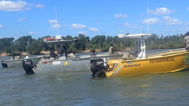 <s1>li-Anthawirriyarra narine rangers at work in the waters of Borroloola. </s1>                        <source>Picture: DPIR</source>                                             <source/>