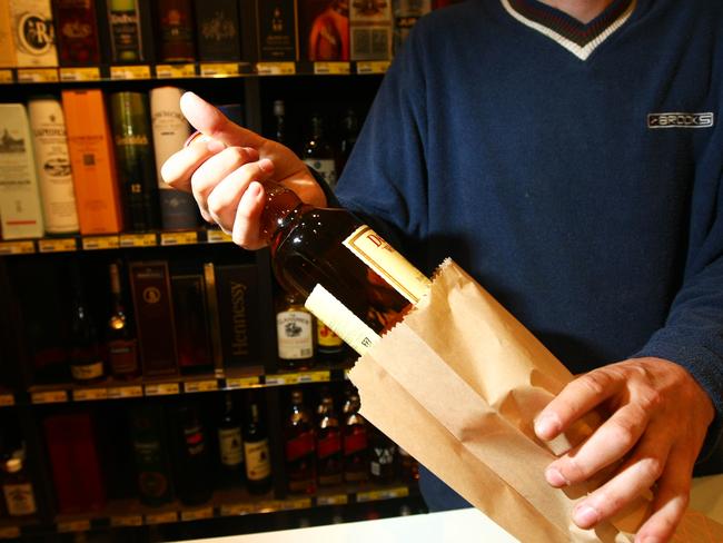 VicHealth chief executive Jerril Rechter said bottle shops should close at 10pm.