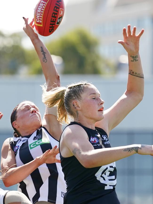 Stacey Livingstone spoils Tayla Harris.