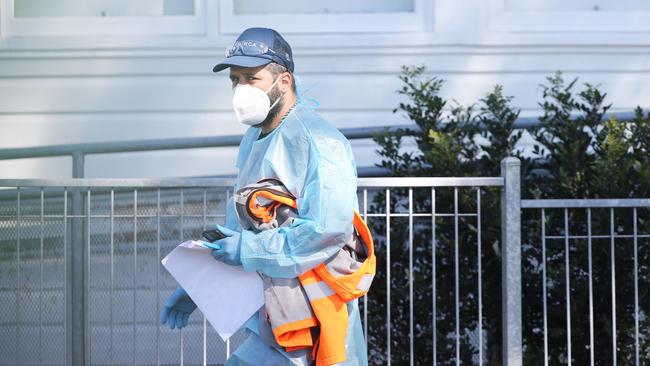 Lake Munmorah Public School at Lake Macquarie has been closed for deep cleaning. Picture: Peter Lorimer