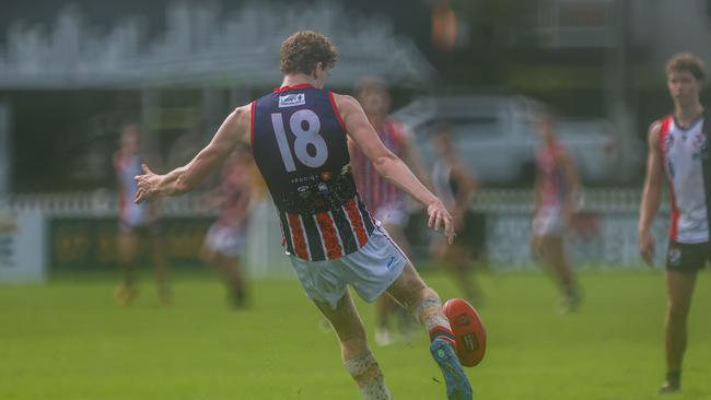 Austin Segon of Wilston Grange delivers a pass. Photos by Stephen Archer