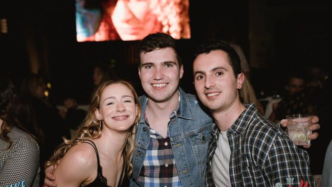 Photos of the Feathers Hotel in Burnside from 2017