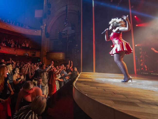 Ruva Ngwenya brings the audience to its feet. Picture: Sam D’Agostino