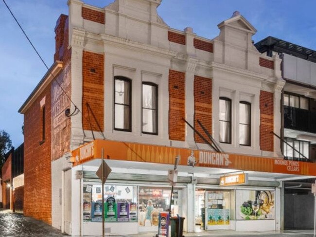 254-256 Union Road, Moonee Ponds is for sale. Has a liquor store below and apartment on top