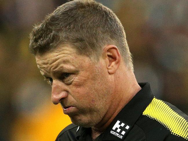 Damien Hardwick coach of the Tigers reacts during the Round 6 AFL match between the Collingwood Magpies and the Richmond Tigers at the MCG in Melbourne, Sunday, April 29, 2018. (AAP Image/Hamish Blair) NO ARCHIVING, EDITORIAL USE ONLY