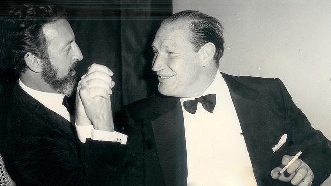 Kerry Packer, pictured with Geoff Harvey (left) had $12 million in gold stolen from him.