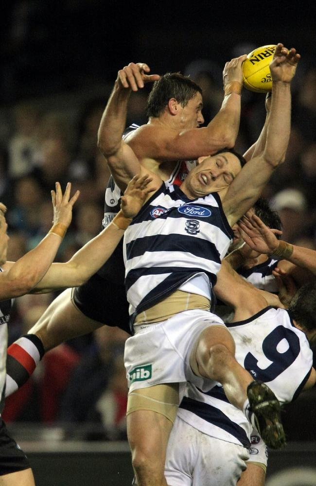 Michael Gardiner marks in the last minutes to break the tie and seal the win knocking out Harry Taylor in 2009.