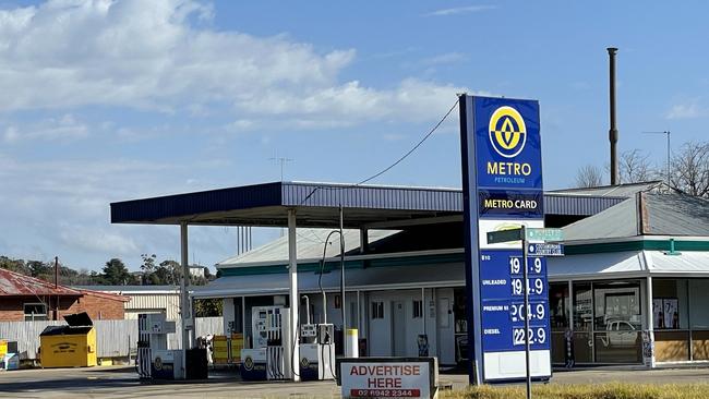 The Cootamundra service station that was targeted in the armed robbery. Picture: Patrick Morrow